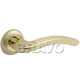 Дверная ручка Bravo A-426 матовое золото/золото